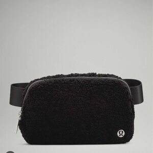 Lululemon Everywhere Fleece Belt Bag